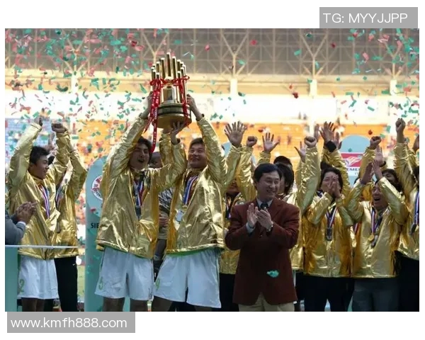 深圳足球队在足球配合排行榜中荣登第四名展现出强大实力与团队默契 深圳足球队在足球配合排行榜中荣登第四名展现出强大实力与团队默契