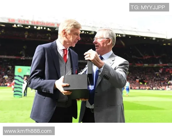 索菲亚与足球明星亲密合影展现青春活力与运动魅力的精彩瞬间 索菲亚与足球明星亲密合影展现青春活力与运动魅力的精彩瞬间